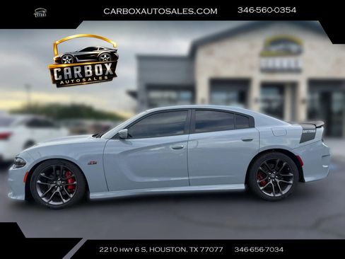 Used 2022 Dodge Charger Scat Pack w/ Daytona Edition Group image 2