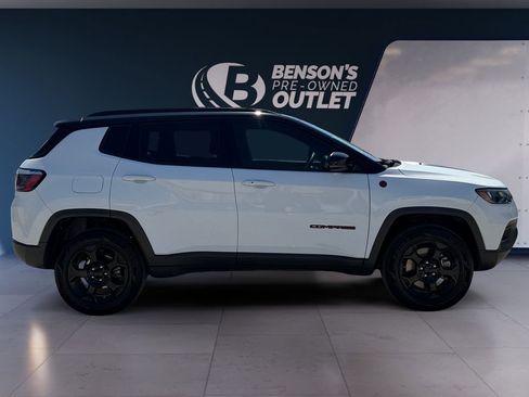Used 2023 Jeep Compass Trailhawk image 6