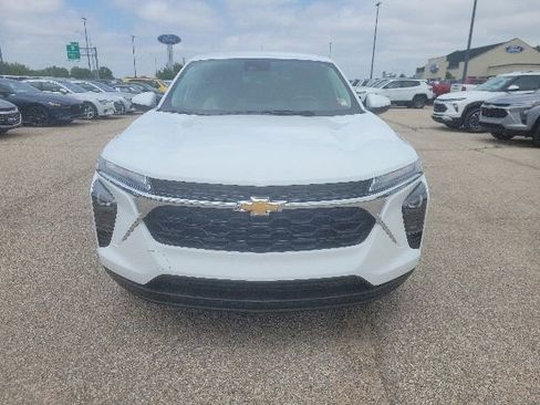 New 2026 Chevrolet Trax LS FWD image 17