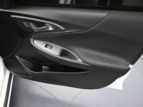 Used 2021 Chevrolet Malibu LT image 31