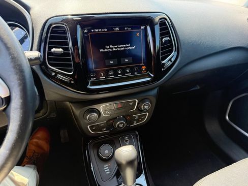 Used 2018 Jeep Compass Limited w/ Navigation Group AWD/4WD image 9