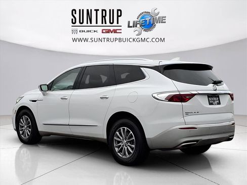 Used 2024 Buick Enclave Premium image 31