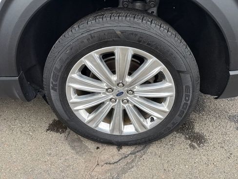 Used 2022 Ford Explorer Limited w/ Hybrid Equipment Group 310A image 41