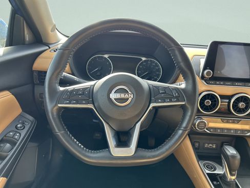 Used 2025 Nissan Sentra SV w/ SV Premium Package image 19