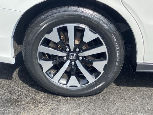 Certified 2025 Honda Odyssey EX-L image 13