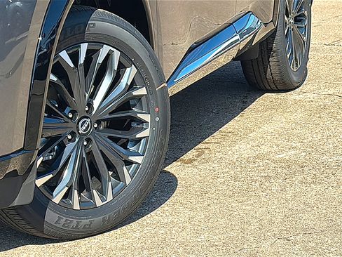 New 2026 Nissan Rogue Platinum w/ Platinum Premium Package image 3