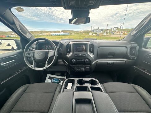 Used 2025 Chevrolet Silverado 1500 Custom Trail Boss w/ Dark Appearance Package AWD/4WD image 20