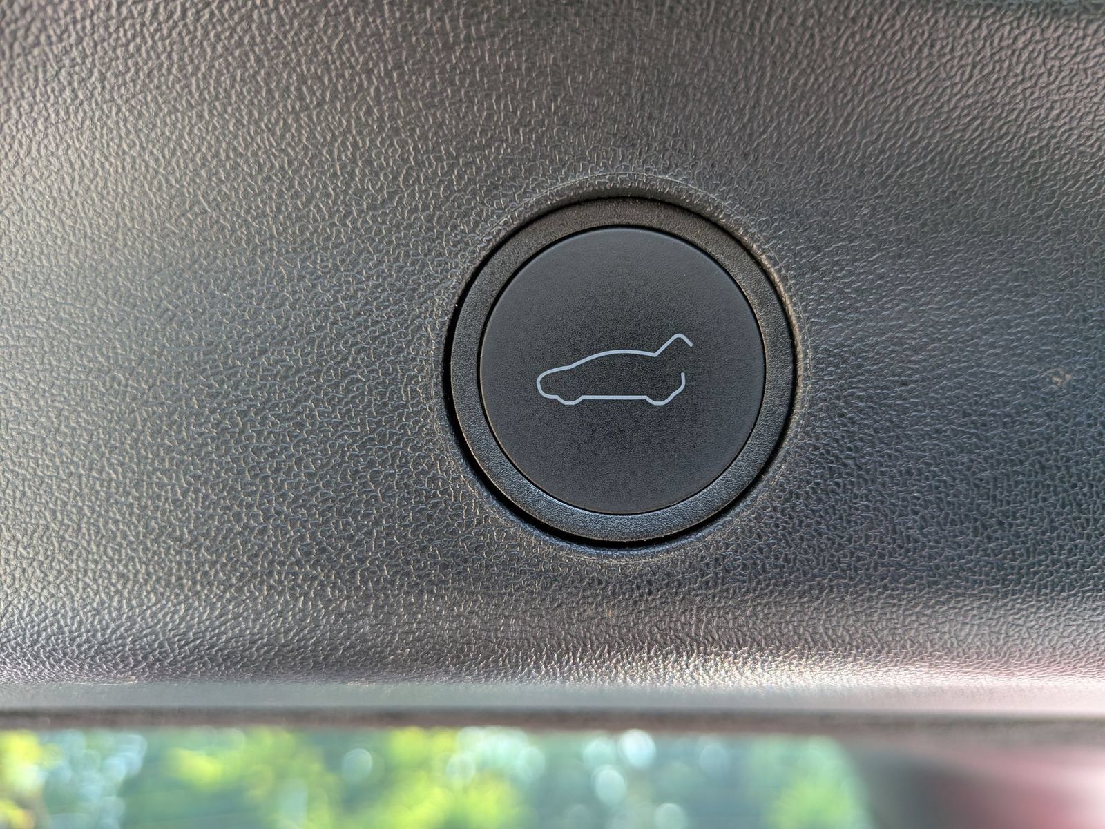 Used 2023 Tesla Model Y Long Range AWD/4WD image 32