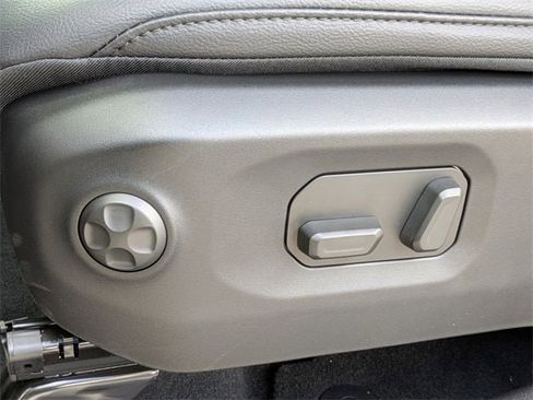 New 2025 Jeep Gladiator Sport image 18