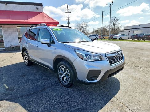 Used 2019 Subaru Forester Premium w/ All-Weather Package AWD/4WD image 6