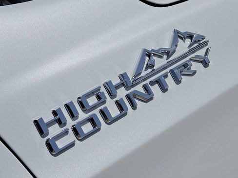 New 2026 Chevrolet Tahoe High Country AWD/4WD image 13