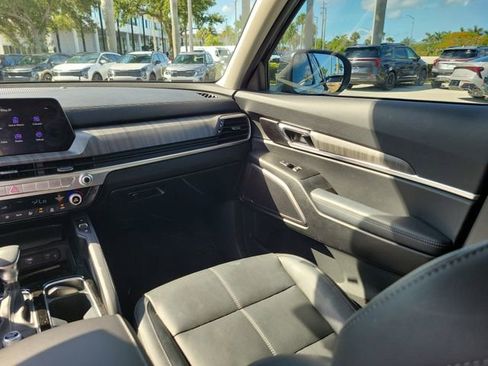 Certified 2024 Kia Telluride EX FWD image 16