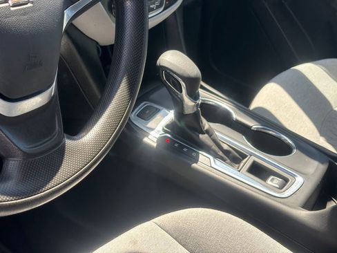 Used 2023 Chevrolet Equinox LT image 10