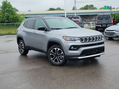 Used 2024 Jeep Compass Limited AWD/4WD image 30