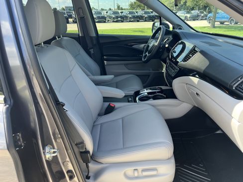 Used 2019 Honda Pilot Touring image 30