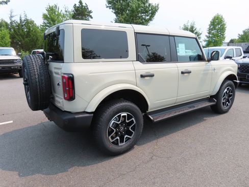 New 2026 Ford Bronco Outer Banks AWD/4WD image 4