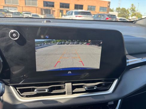 Used 2025 Chevrolet Equinox LT FWD image 22