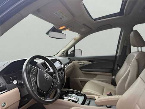 Used 2016 Honda Pilot Touring image 15