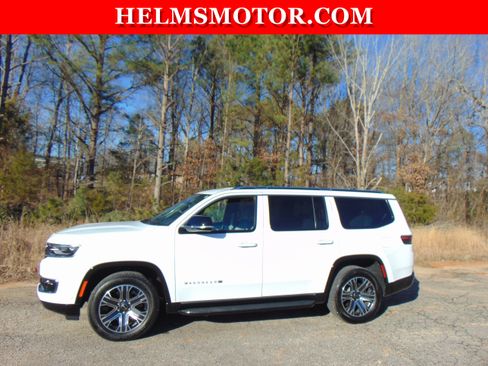 Certified 2025 Jeep Wagoneer 4WD image 3