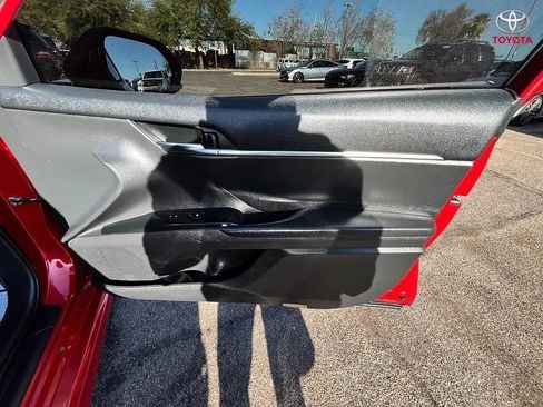 Used 2019 Toyota Camry SE w/ Carpet Mat Package FWD image 15