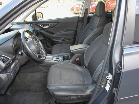 Used 2023 Subaru Forester Premium AWD/4WD image 17