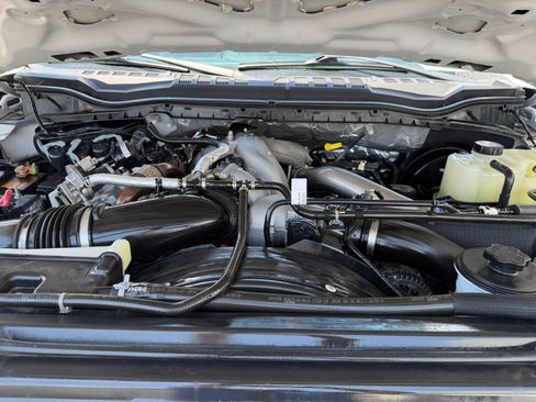 Used 2021 Ford F250 Lariat w/ Lariat Value Package AWD/4WD image 33