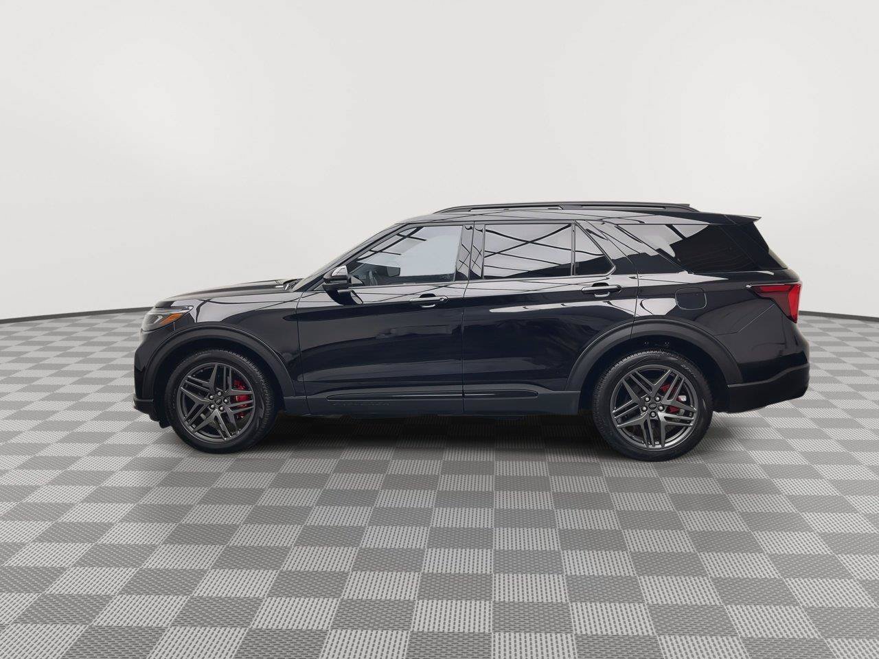 Certified 2025 Ford Explorer ST AWD/4WD image 44