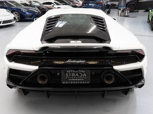 Used 2020 Lamborghini Huracan EVO image 9