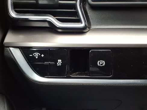 Used 2023 Kia Sportage EX image 15