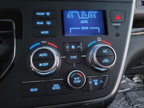 Used 2016 Toyota Sienna Limited Premium AWD/4WD image 36