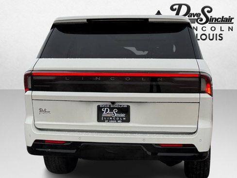 New 2025 Lincoln Navigator Reserve image 6