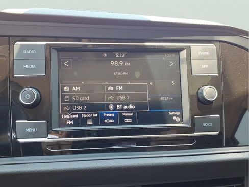 Used 2024 Volkswagen Jetta SE w/ Panoramic Sunroof Package FWD image 7
