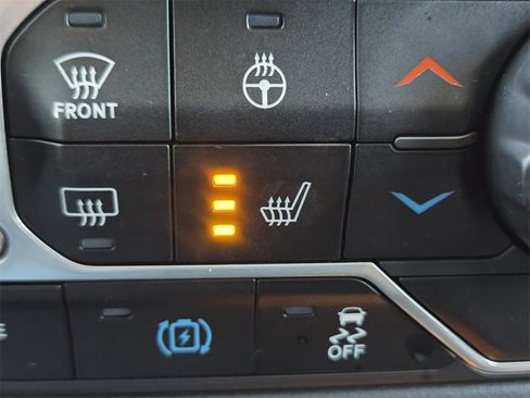 Used 2025 Jeep Wrangler Unlimited Sahara image 22