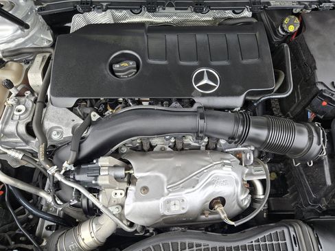 Used 2023 Mercedes-Benz GLB 250 image 36