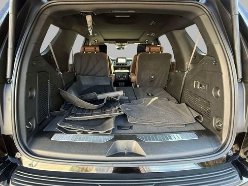 Used 2024 Chevrolet Tahoe High Country w/ Advanced Technology Package image 17