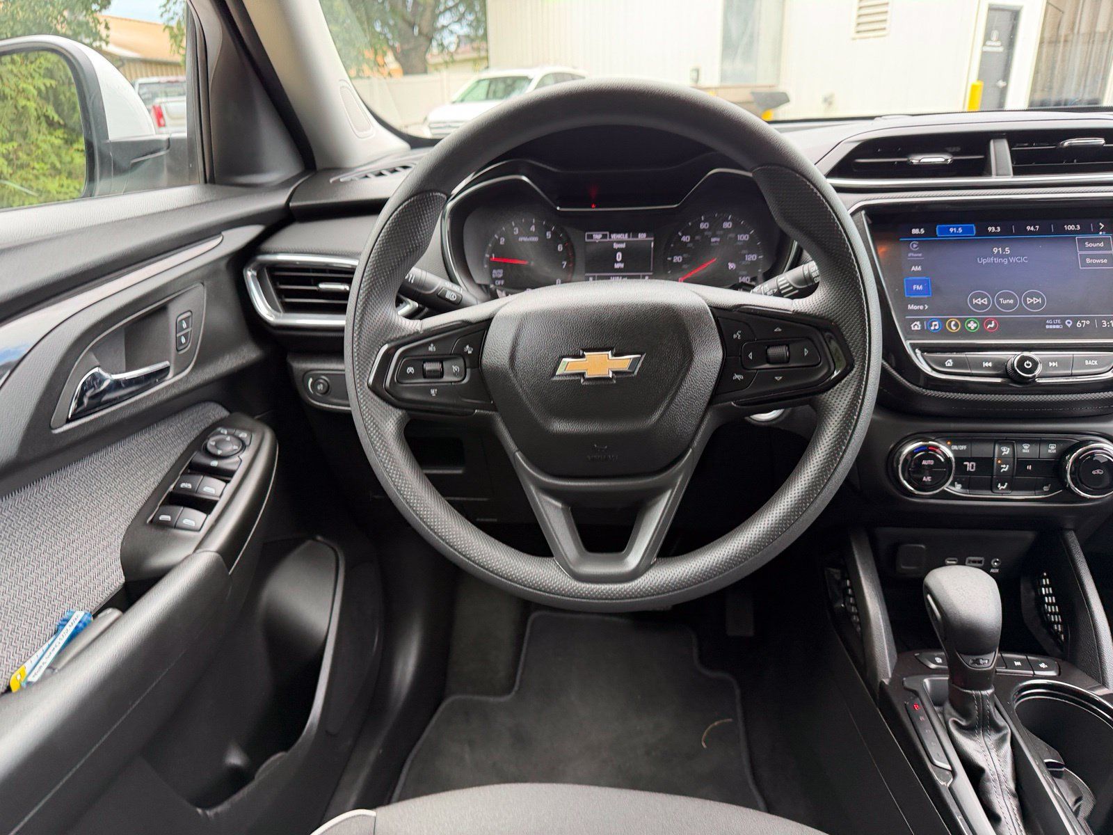 Used 2023 Chevrolet TrailBlazer LT w/ Convenience Package FWD image 23
