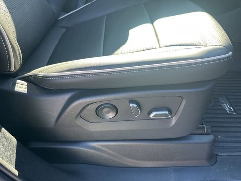 Used 2023 Cadillac Escalade ESV Premium Luxury image 59