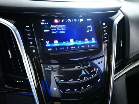 Used 2018 Cadillac Escalade ESV Platinum AWD/4WD image 22