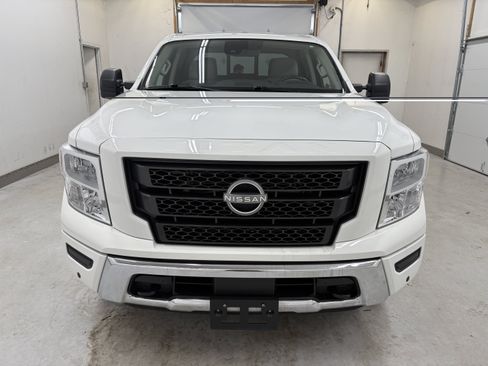 Used 2024 Nissan Titan SV w/ SV Convenience Package AWD/4WD image 6