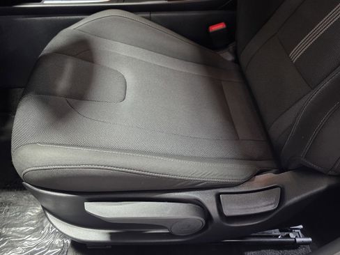 Certified 2025 Hyundai Elantra SE image 23