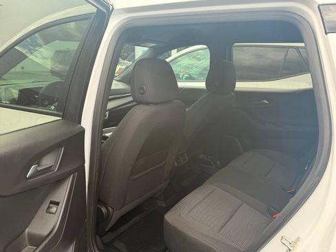 Used 2025 Chevrolet Equinox LT FWD image 8