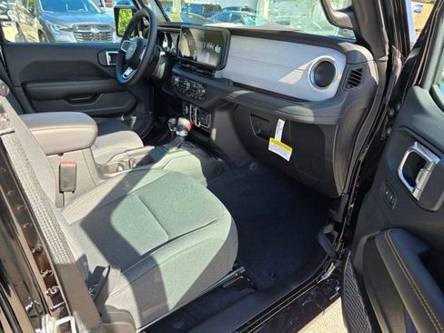 New 2025 Jeep Wrangler Unlimited Sahara w/ Safety Group AWD/4WD image 28