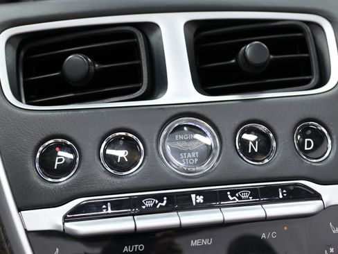 Used 2019 Aston Martin DB11 Volante RWD image 38