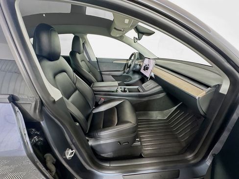 Used 2023 Tesla Model Y Long Range image 33