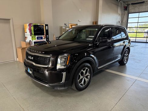 Used 2022 Kia Telluride EX w/ Towing Package AWD/4WD image 2