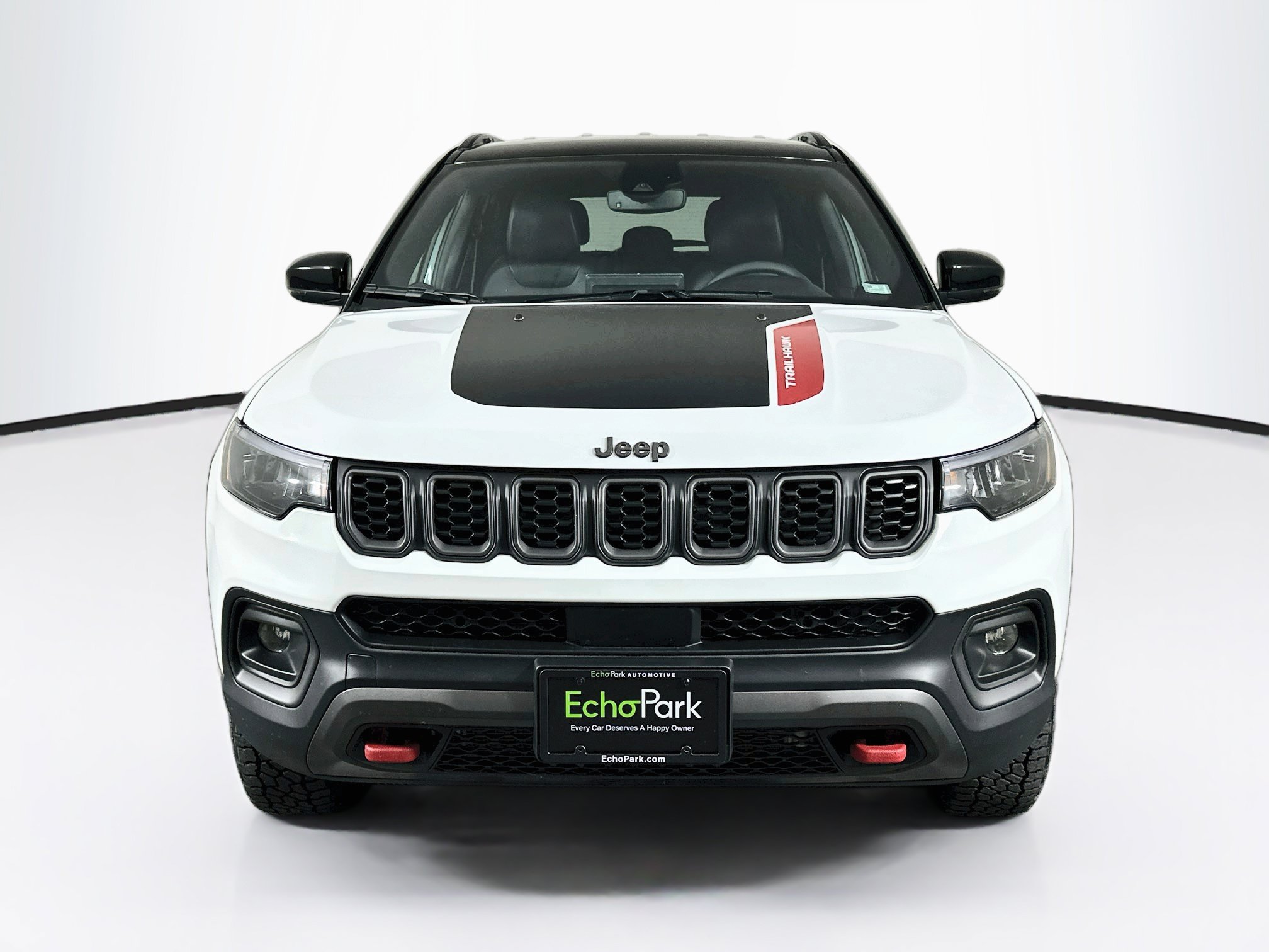 Used 2025 Jeep Compass Trailhawk AWD/4WD image 2