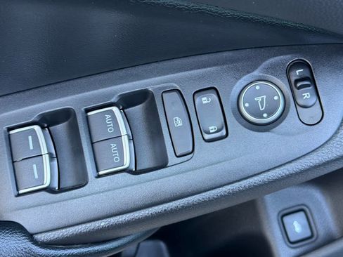 Used 2018 Honda Accord Sport image 13