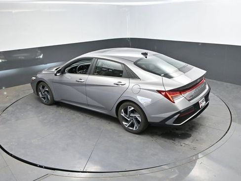 Used 2024 Hyundai Elantra Limited FWD image 44