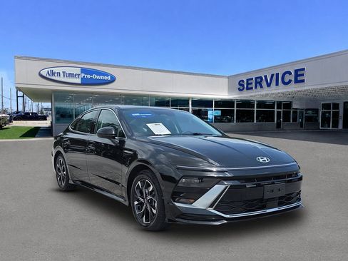 Used 2024 Hyundai Sonata SEL FWD image 2