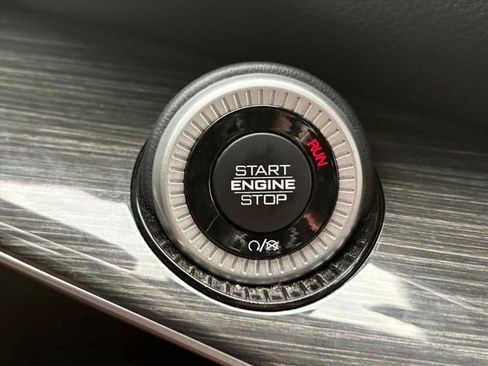Used 2022 Jeep Wagoneer Series II AWD/4WD image 18